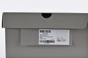 BALENCIAGA-TRACK-SNEAKER-White-Orange-Top-REPLICA13.webp