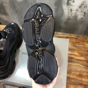 Balenciaga-Triple-S-Sneaker-Black-3.jpg