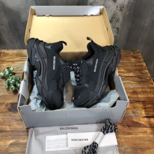 Balenciaga-Triple-S-Sneaker-Black-8.jpg