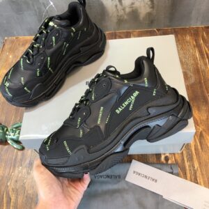 Balenciaga-Triple-S-Sneaker-Black-Green-Logo-9.jpg