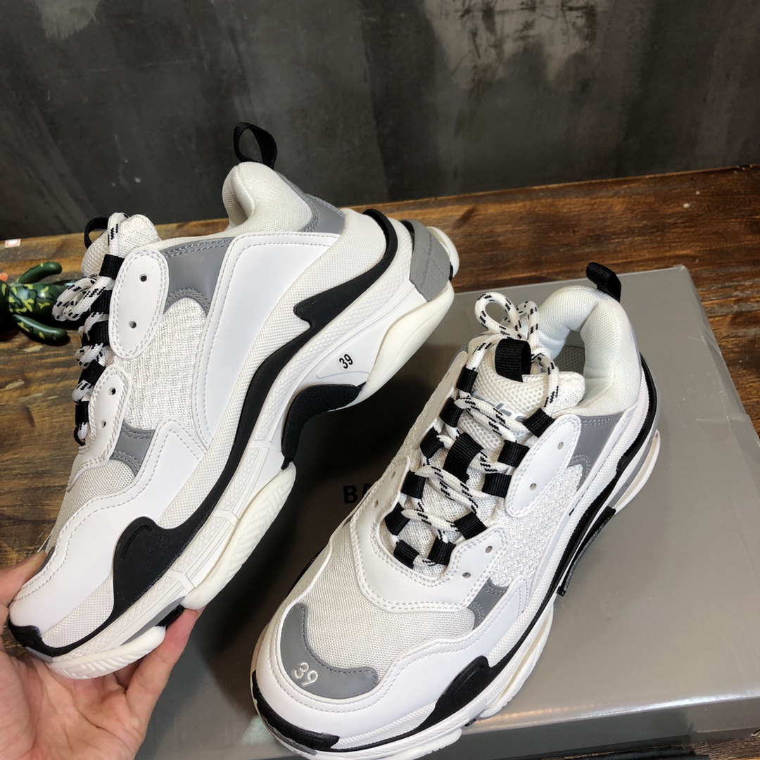 Balenciaga-Triple-S-Sneaker-Black-Grey-1.jpg
