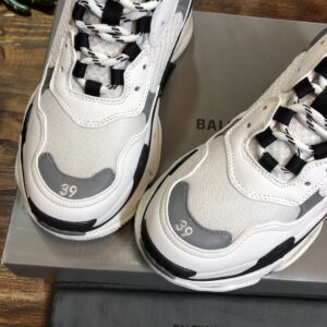 Balenciaga-Triple-S-Sneaker-Black-Grey-6.jpg