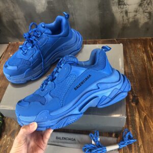 Balenciaga-Triple-S-Sneaker-Blue-1.jpg