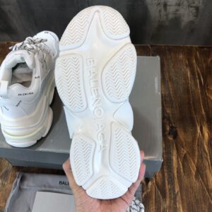 Balenciaga-Triple-S-Sneaker-Cream-Logo-2.jpg
