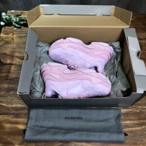 Balenciaga-Triple-S-Sneaker-Pink-white-logo-2.jpg
