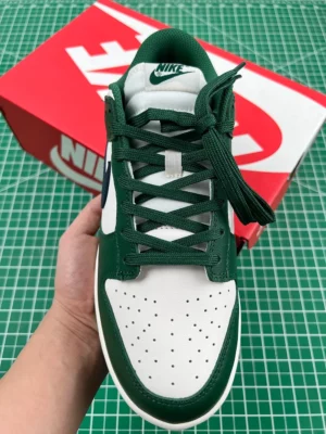 Dunk-Low-SE-Lottery-Bag-Malachite-Green-Promotion-3.webp