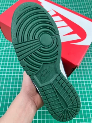 Dunk-Low-SE-Lottery-Bag-Malachite-Green-Promotion-5.webp