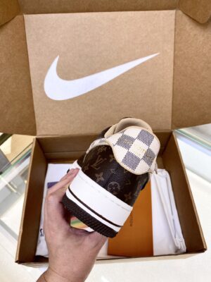 Louis-Vuitton-x-Nike-Air-Force-1-Mono-Brown-5.jpg