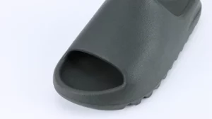 Yeezy-Slides-_Slate-Grey_-Reps-1.webp