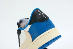 fragment-design-x-travis-scott-x-air-jordan-1-retro-low-replica-4